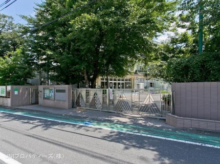 ���ӊ��@�����旧�x�V�����w�Z�@����560m