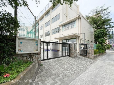 ���ӊ��@����旧����{�����w�Z�@����900m