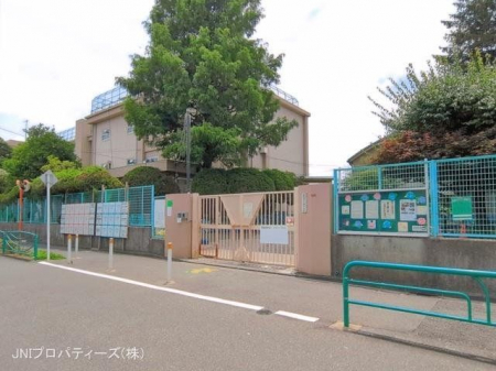 ���ӊ��@�����旧����ˑ�l���w�Z�@����320m